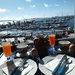 Апартаменты Pied A Terre, Sejour Idyllique Face A La Classe 2 Etoiles Санари-сюр-Мер