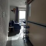Pied A Terre, Sejour Idyllique Face A La Classe 2 Etoiles Апартаменты *