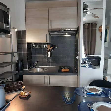 Pied A Terre, Sejour Idyllique Face A La Classe 2 Etoiles 사나리쉬르메르