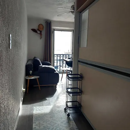 Pied A Terre, Sejour Idyllique Face A La Classe 2 Etoiles Apartman *