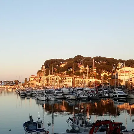 Pied A Terre, Sejour Idyllique Face A La Classe 2 Etoiles Apartmán Sanary-sur-Mer