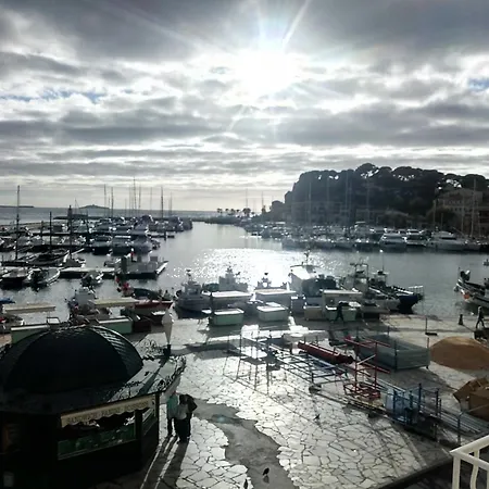 Apartment Pied A Terre, Sejour Idyllique Face A La Classe 2 Etoiles Sanary-sur-Mer