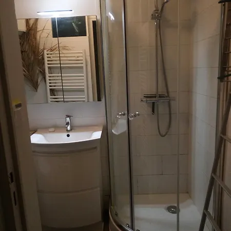 Pied A Terre, Sejour Idyllique Face A La Classe 2 Etoiles Apartman Sanary-sur-Mer